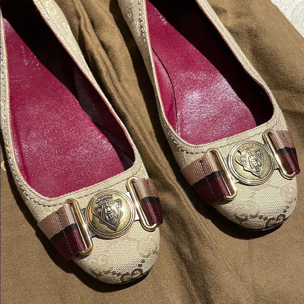 EUC Gucci ballet flats - 35C